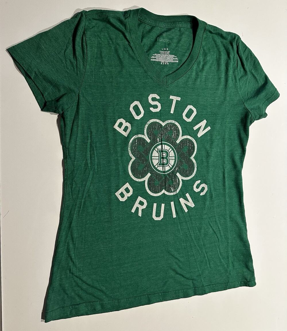Boston Bruins Women’s Green Shamrock V-Neck Fanatics T-Shirt Size Large Sports